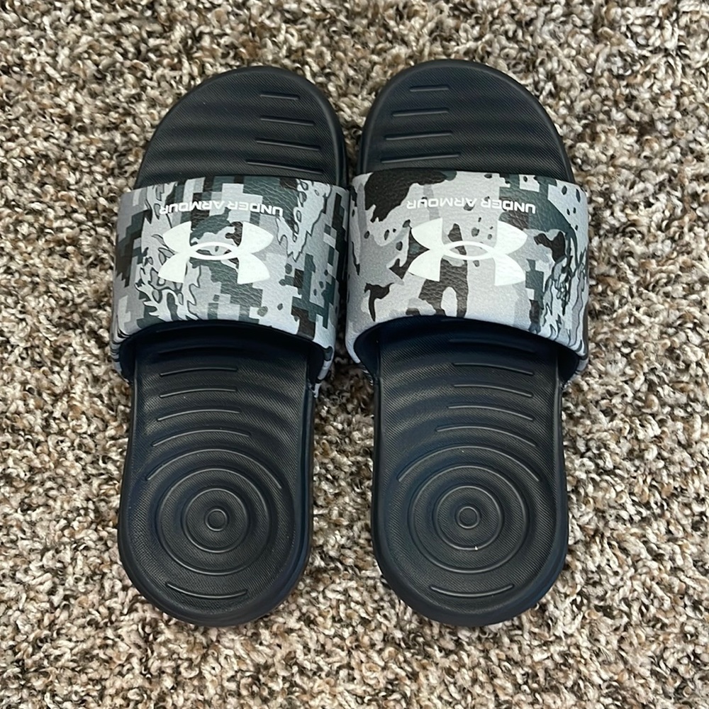 Under Armour Slides size 13k